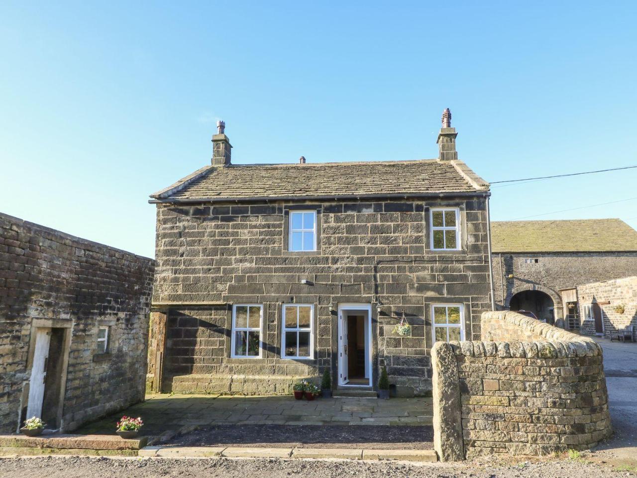 The Cottage, Beeston Hall Sowerby Bridge Exterior photo